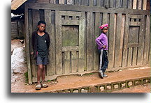 Dwaj chłopcy Zafimaniry::Antoetra, Madagaskar::