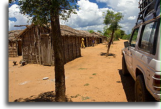 Wioska przy drodze #2::Ifaty, Madagaskar::