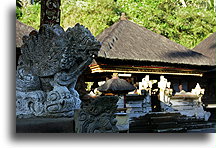 Rzeźba w Gunung Kawi::Bali, Indonezja::
