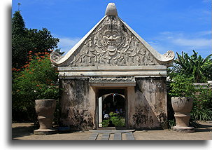 Głowa Kali::Taman Sari w Yogyakarta, Jawa Indonezja::