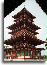 Pagoda zachodnia #2::Świątynia Yakushi-ji, Nara, Japonia::
