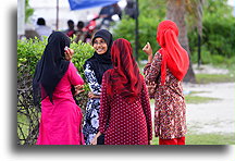 Dziewczyny ubrane w Hijab::Malé, Malediwy::
