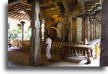Wewnętrzna świątynia::Kandy, Sri Lanka::
