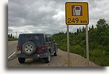 Najbliższa stacja benzynowa za 249 km::Quebec, Kanada::