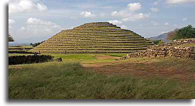 Okrągła piramida #2::Guachimontones, Jalisco, Meksyk::