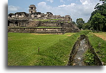 Kamienny akwedukt::Palenque, Chiapas, Meksyk::