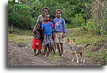 Dzieci z Enumakel::Wioski na Tanna, Vanuatu, Południowy Pacyfik::