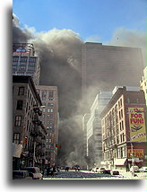 Atak na WTC #44::11 września 2001<br /> godz. 11:24::
