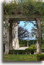 Różany ogród w Rosecliff #2::Newport, Rhode Island, Stany Zjednoczone::