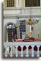 Wnętrze synagogi Touro::Newport, Rhode Island, Stany Zjednoczone::