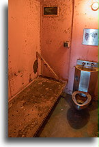 Różowa cela::Zakład Penitencjarny Zachodniej Wirginii, Zachodnia Wirginia, USA::