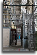 Wejście do jadalni::Zakład Penitencjarny Zachodniej Wirginii, Zachodnia Wirginia, USA::