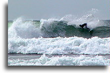 Surfing na plaży Sombrio::Wyspa Vancouver, Kanada::