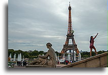 Widok z ogrodów Trocadéro::Wieża Eiffla, Paryż, Francja::