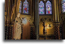 Statue of Louis IX::Sainte-Chapelle, Paris, France::