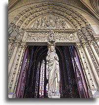 Główne wejście::Sainte-Chapelle, Paryż, Francja::