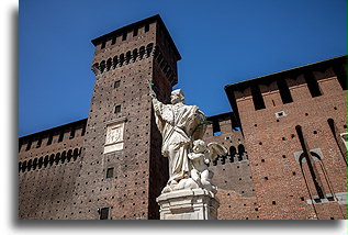 Pomnik kardynała Sforzy::Zamek w Mediolanie, Włochy::