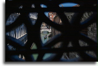 Widok z Mostu Westchnień::Wenecja, Włochy::
