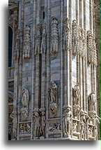 Niezliczone kamienne posągi::Katedra w Mediolanie, Włochy::