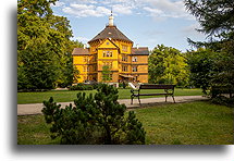 Radziwiłł Summer Lodge #1::Hunting Lodge in Antonin, Poland::