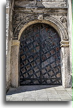 Gate to the High Synagogue::Kazimierz district of Kraków, Poland::