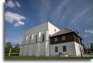 Późnorenesansowa synagoga::Szydłów, Polska::