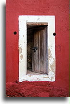 Małe drzwi::Hacjenda Temozón, Jukatan, Meksyk::