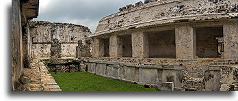 Wewnętrzny dziedziniec pałacu::Palenque, Chiapas, Meksyk::