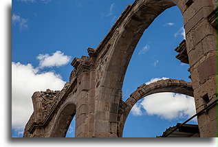 Nigdy nieukończona katedra #2::Pinos, Zacatecas, Meksyk::