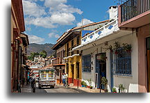 Boczna ulica::San Cristóbal de las Casas, Chiapas, Mexico::