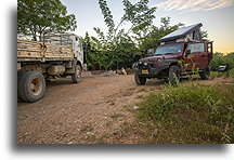 Obok zardzewiałej ciężarówki::Villanueva, Nikaragua::
