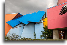 Asymetryczne panele::Biomuseo, Panama::