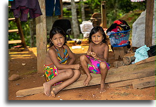 Dzieci indian Embera::Emberá Druá, Panama::