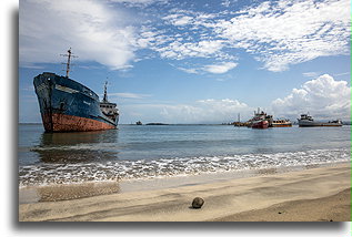 Cmentarzysko statków::Brzegi Zatoki Limon, Panama::
