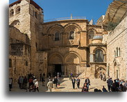Church Courtyard::Church of the Holy Sepulchre, Jerusalem, Israel::
