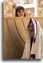 Patrząc ponad mechitzą::Ściana Płaczu. Jerozolima, Izrael::