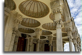 Entrance to Bathing Pavilion::Beylerbeyi Palace, Istanbul, Turkey::