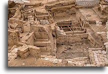 Uncovered buildings::Çatalhöyük, Turkey::