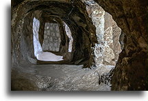 Boczny tunel::Podziemne miasto Derinkuyu, Kapadocja, Turcja::