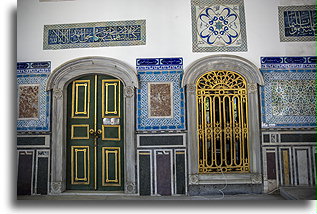 Iznik blue-and-white tiles::Topkapı Palace, Istanbul, Turkey::