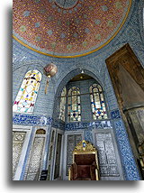 Tron w pawilonie Bagdadzkim::Pałac Topkapy, Stambuł, Turcja::